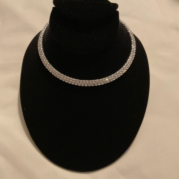 Jax and Fox Crystal Choker - Picture 4 of 7